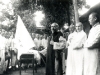 Eind 08,1937 op Ankwo.        De oorlog met Japan was uitgebroken. Vader Lebbe organiseren met een groep van Little Brothers brancard katholieken. Op de binnenplaats van het seminarie Ankwo, Wang bisschop zegende de vaandeldragers van het bedrijf voor zijn vertrek naar het front. Herman Unden, za, is de tweede van rechts.  [Album II Photo 179. Neg: 17 Z? 17 A]